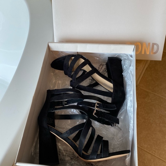 NEW IN BOX BLEECKER & BOND SANDALS - Picture 9 of 11